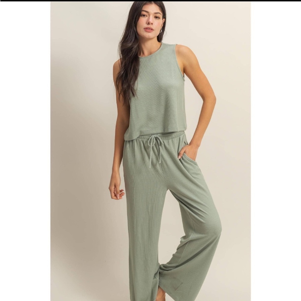 Double Zero Sage Sleeveless Set